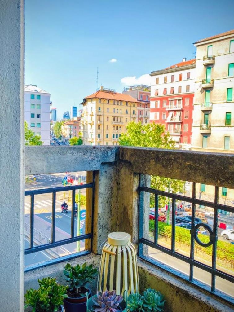 Spacious Apartment 50 Meters From The Metro Mediolan Zewnętrze zdjęcie